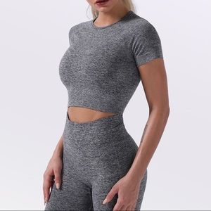 Full of energy grey seamless yoga sports suit